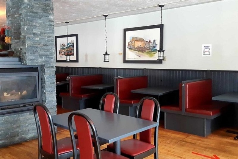 Spacious dining room